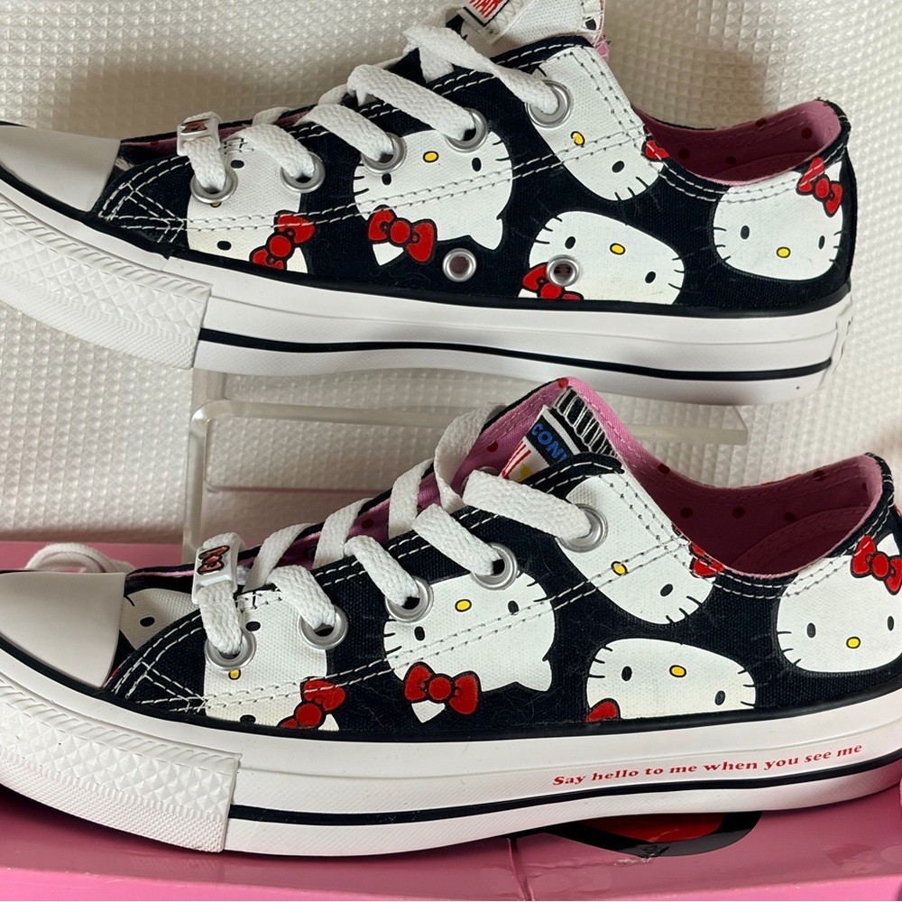 Converse /Sanrio hello Kitty collaboration